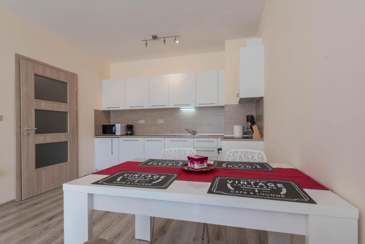 Blue Lagoon Seafront Apartments Варна Екстериор снимка