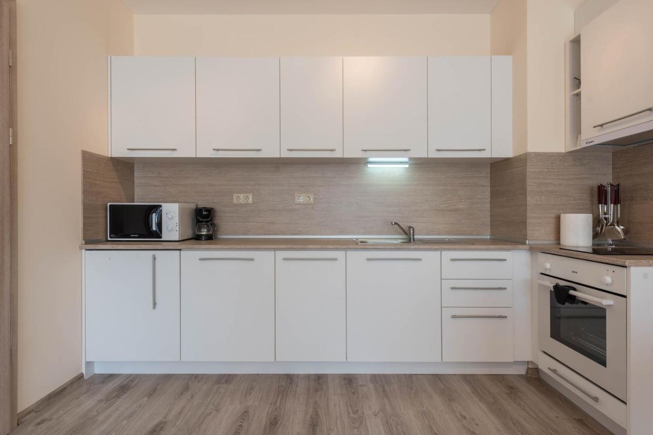 Blue Lagoon Seafront Apartments Варна Екстериор снимка