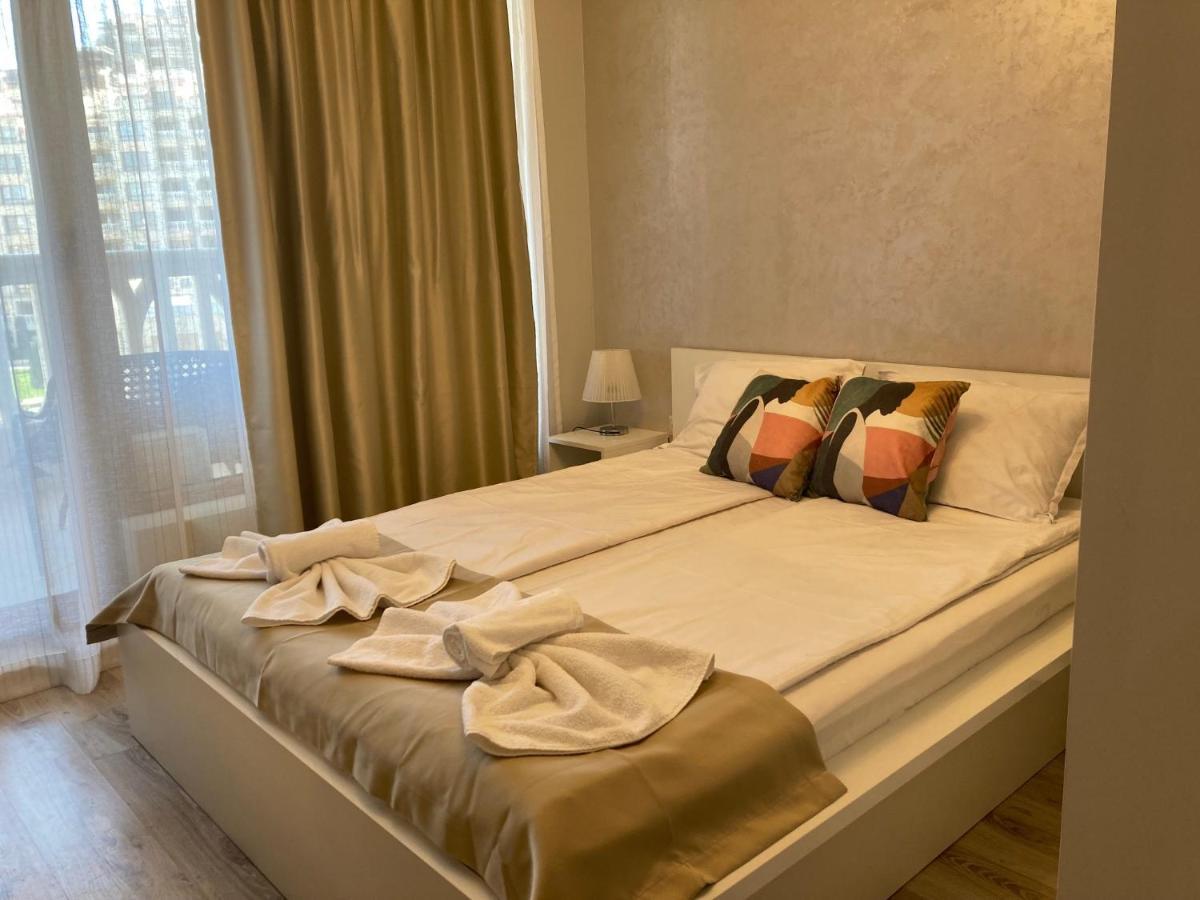 Blue Lagoon Seafront Apartments Варна Екстериор снимка