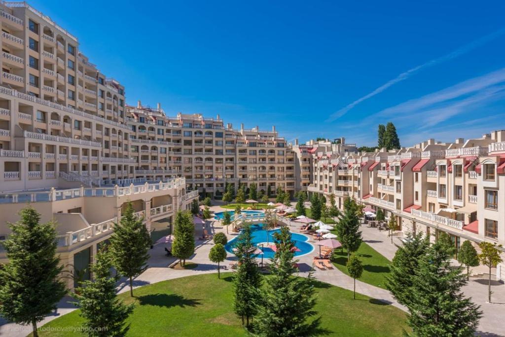 Blue Lagoon Seafront Apartments Варна Екстериор снимка
