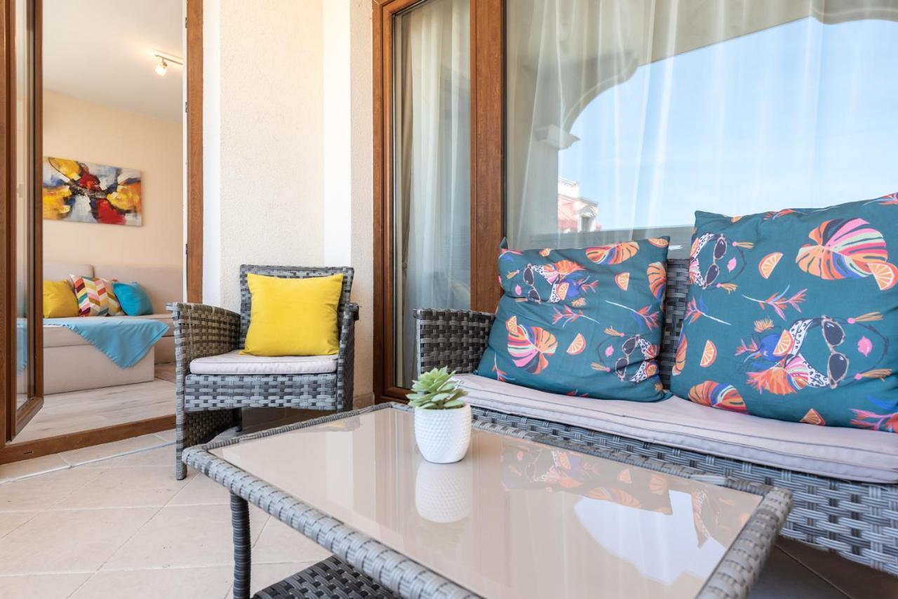 Blue Lagoon Seafront Apartments Варна Екстериор снимка