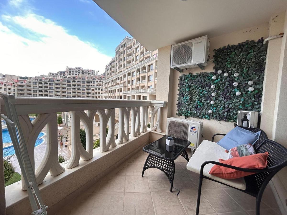Blue Lagoon Seafront Apartments Варна Екстериор снимка