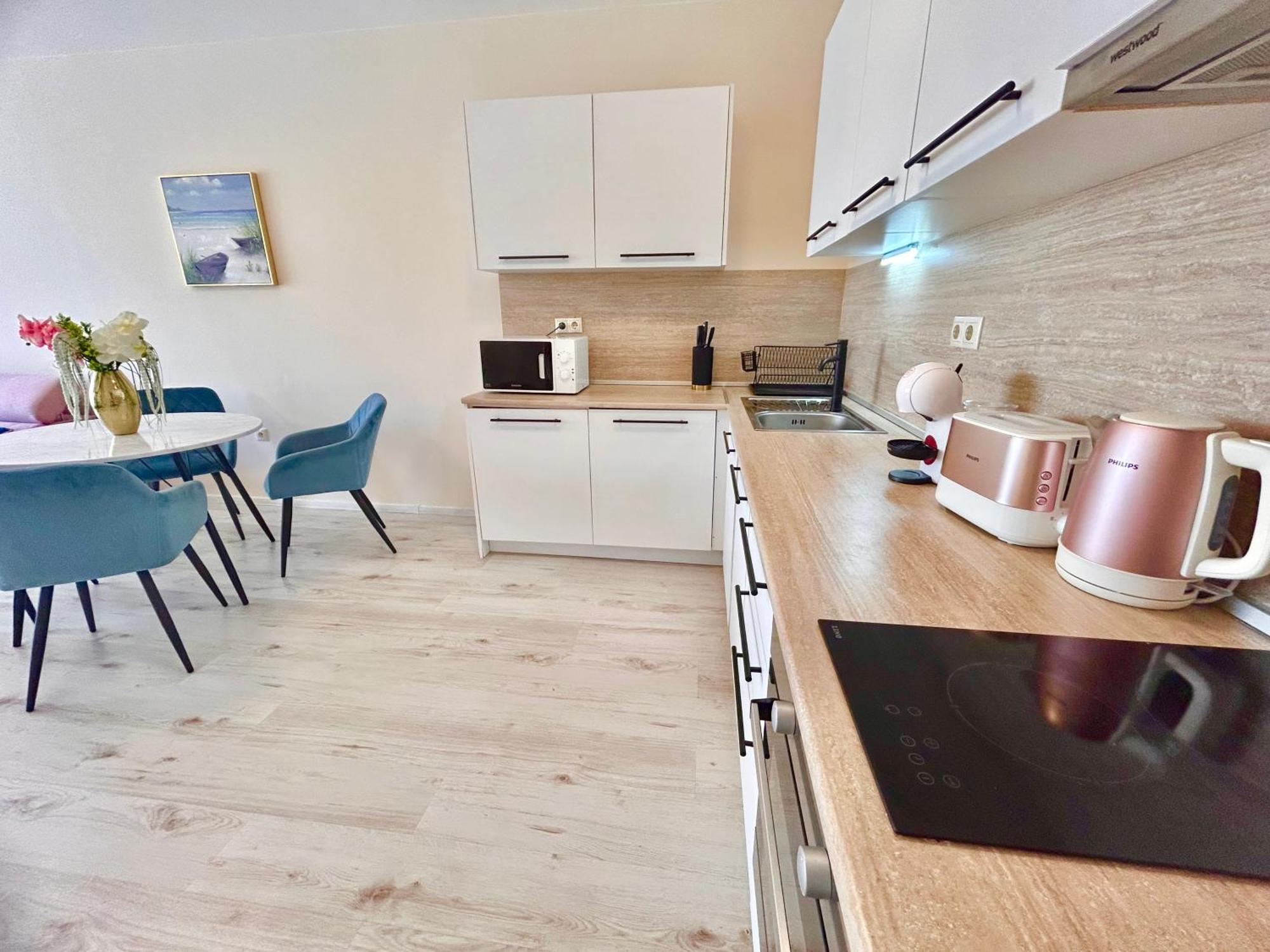 Blue Lagoon Seafront Apartments Варна Екстериор снимка