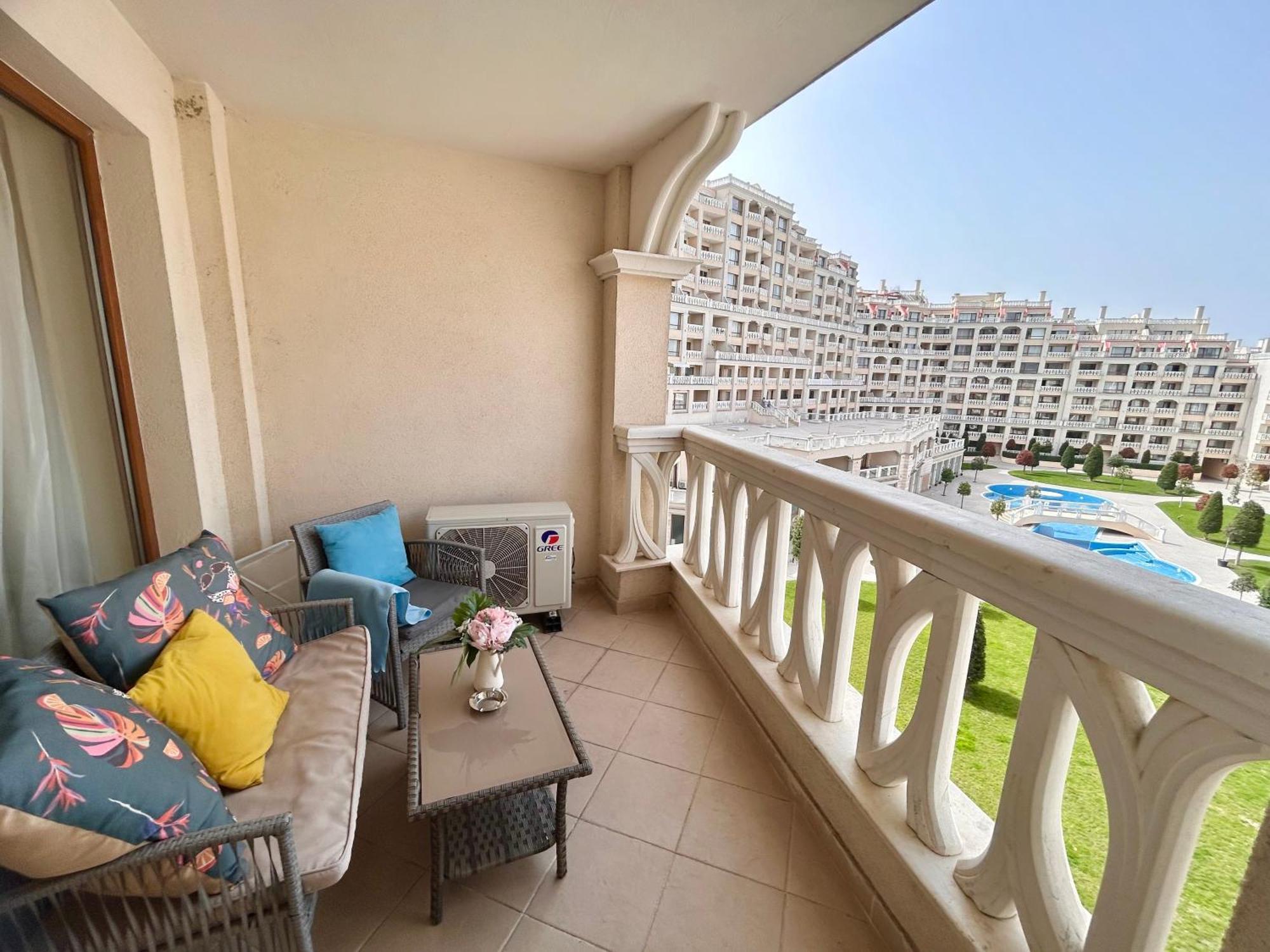 Blue Lagoon Seafront Apartments Варна Екстериор снимка